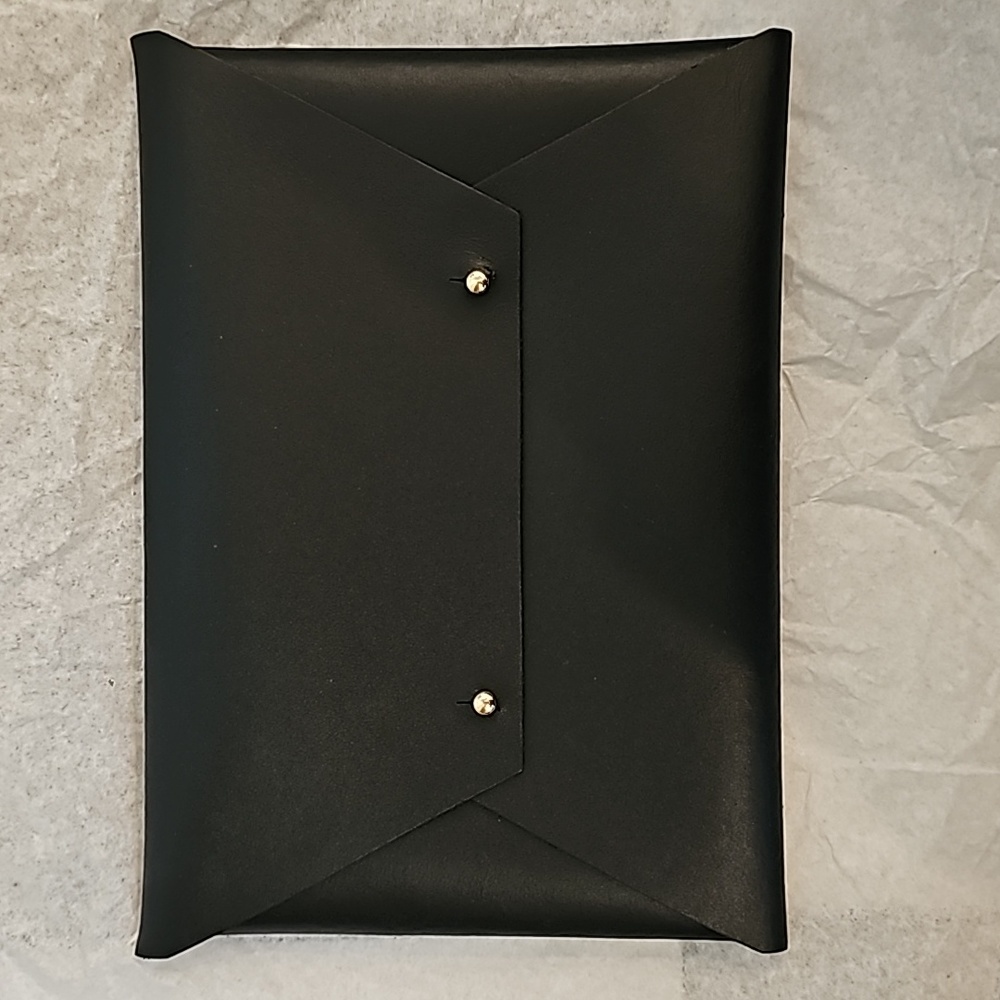 Leather envelope clutch - minimalistic design